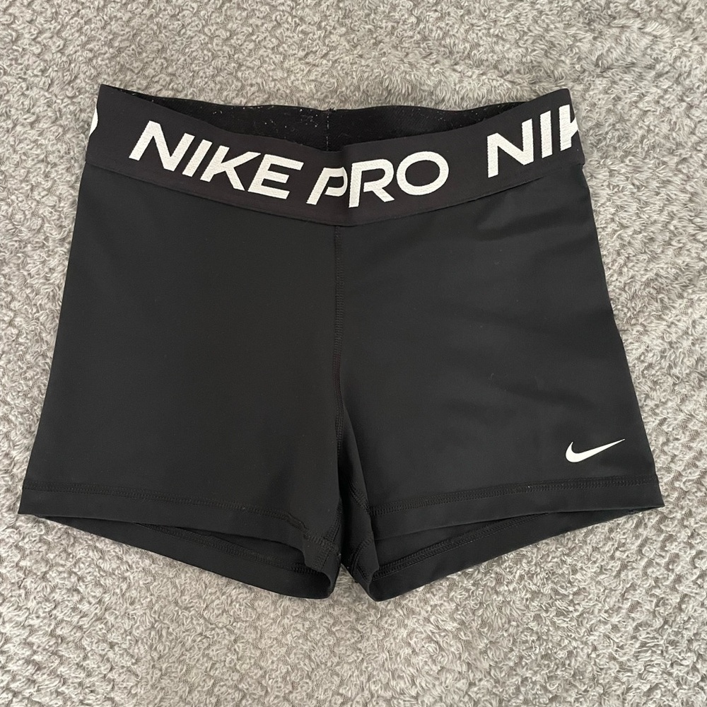 Women’s Nike Pro spandex size medium